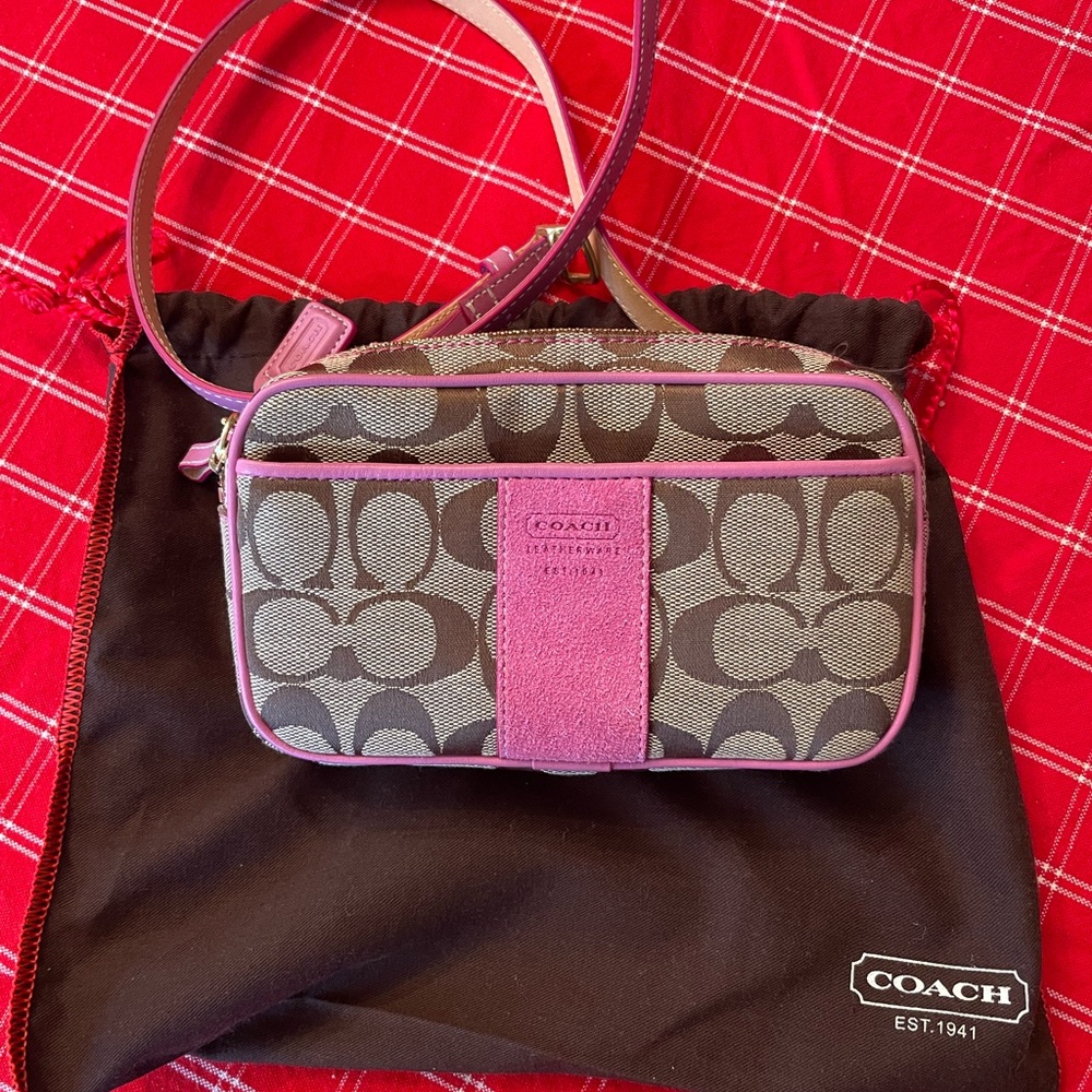 Coach NWT belt hip bag, signature pink leather trim, pink removable leather belt - Picture 12 of 12